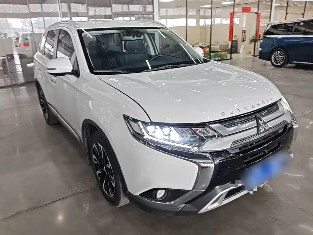 Mitsubishi Outlander — миниатюра 4