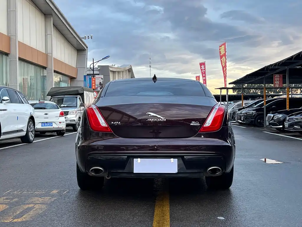 Jaguar XJ — миниатюра 4