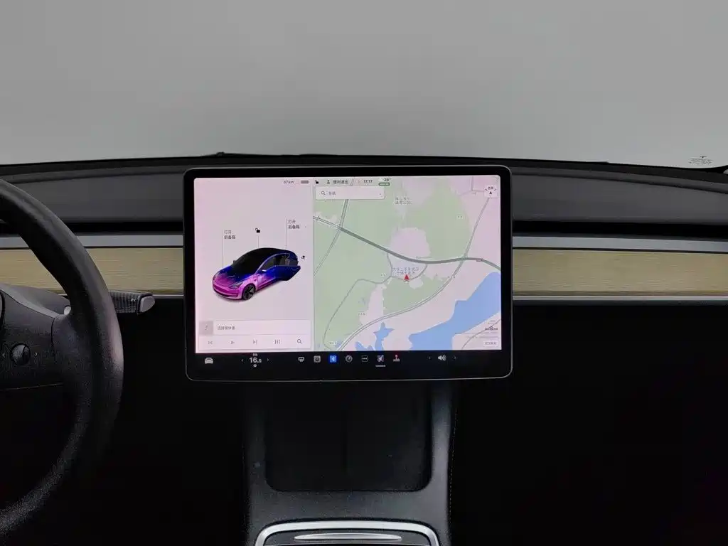 Tesla Model 3 — миниатюра 12