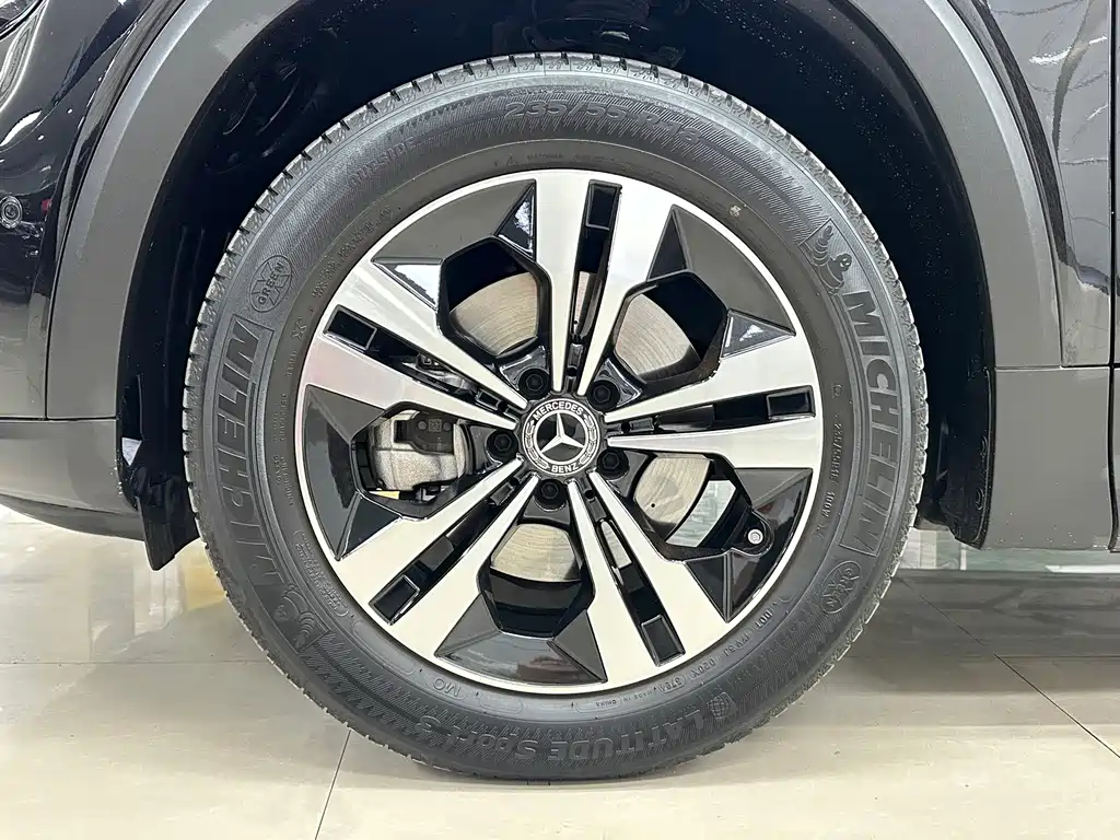 Mercedes-Benz GLB — миниатюра 24