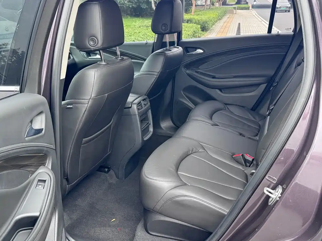 Buick Envision Plus — миниатюра 8