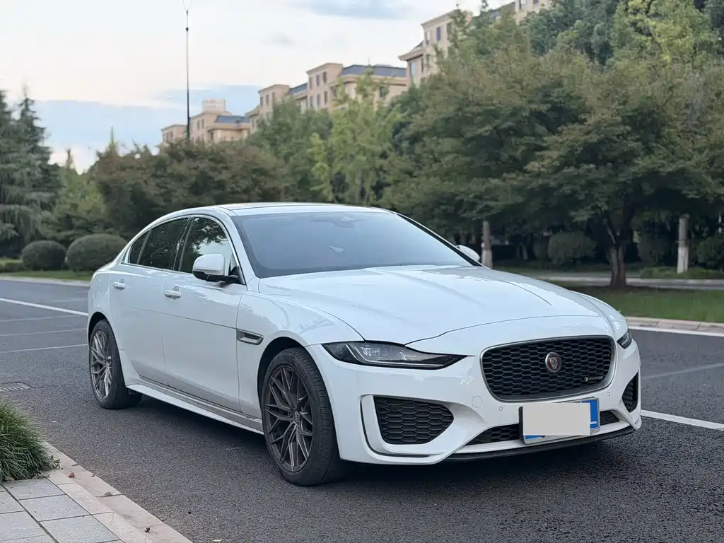 Jaguar XEL — миниатюра 3