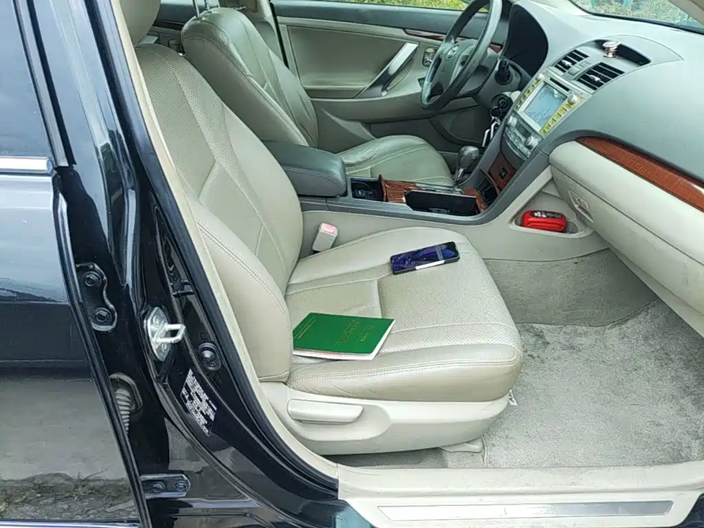 Toyota Camry — миниатюра 25