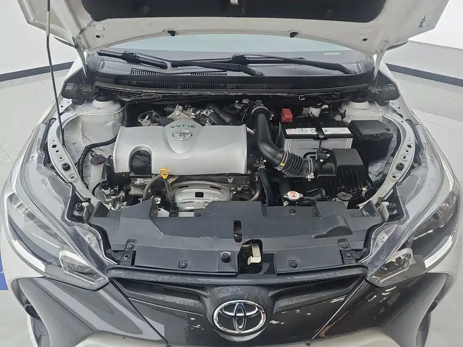 Toyota Yaris L — миниатюра 10
