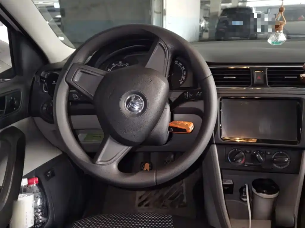 Skoda Rapid — миниатюра 3