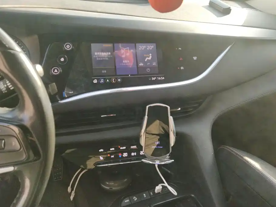 Buick Enclave — миниатюра 13