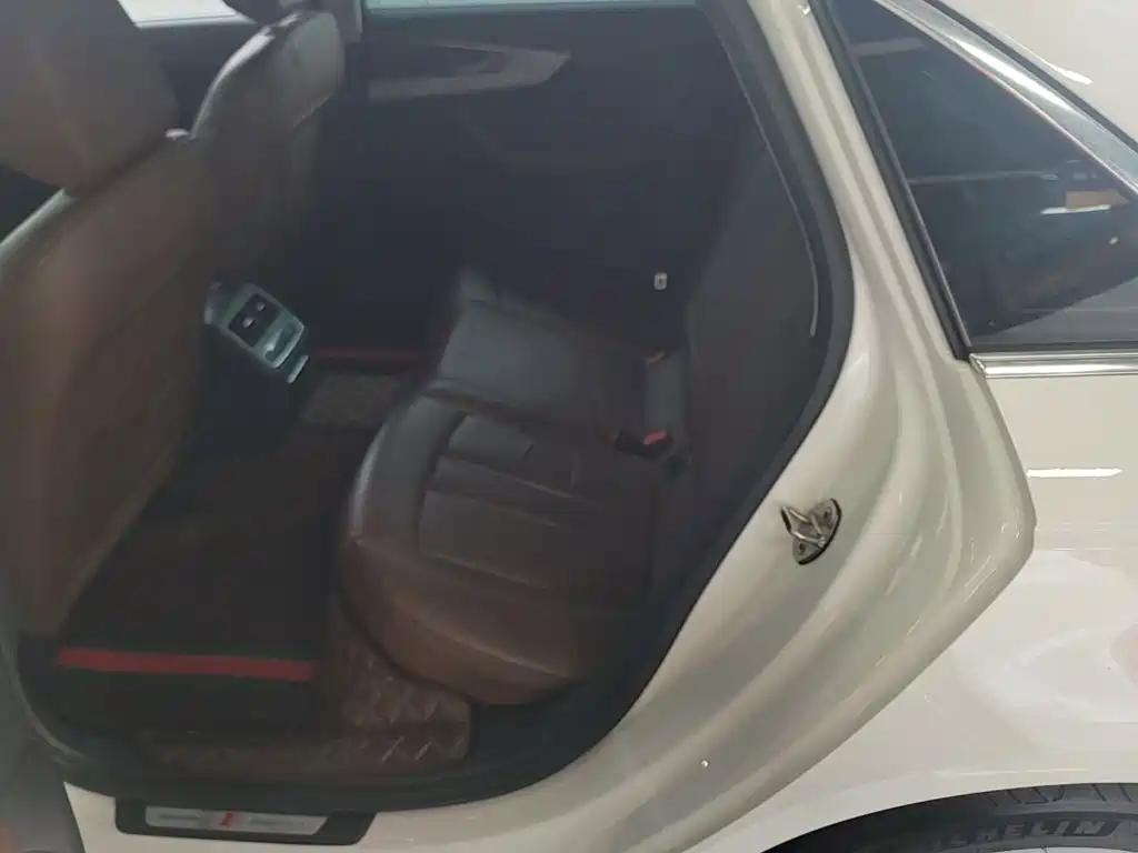 Audi A4L — миниатюра 17