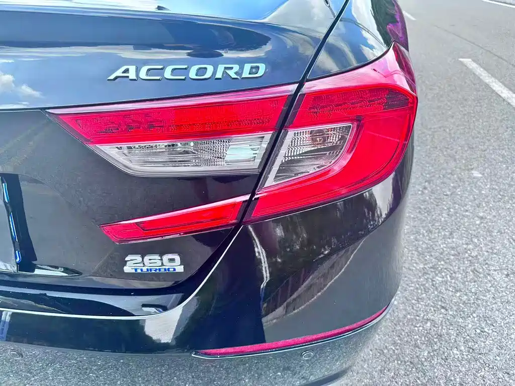 Honda Accord — миниатюра 9