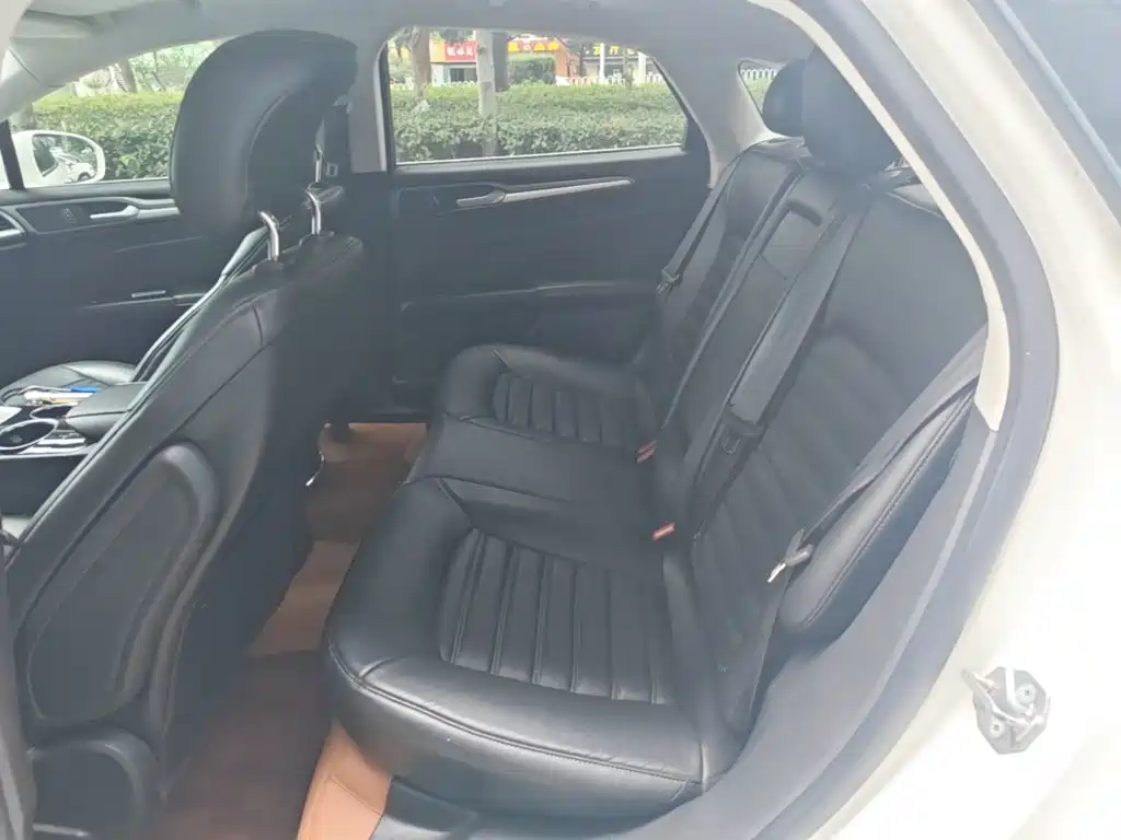 Ford Mondeo — миниатюра 17