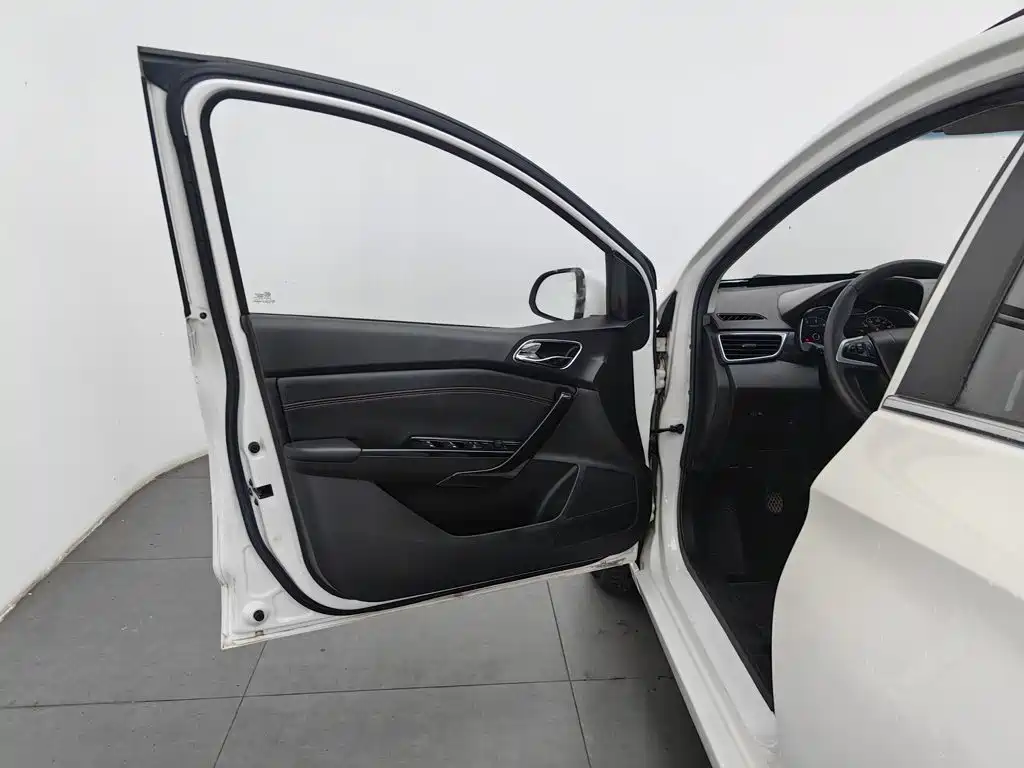 Baojun 310 — миниатюра 8