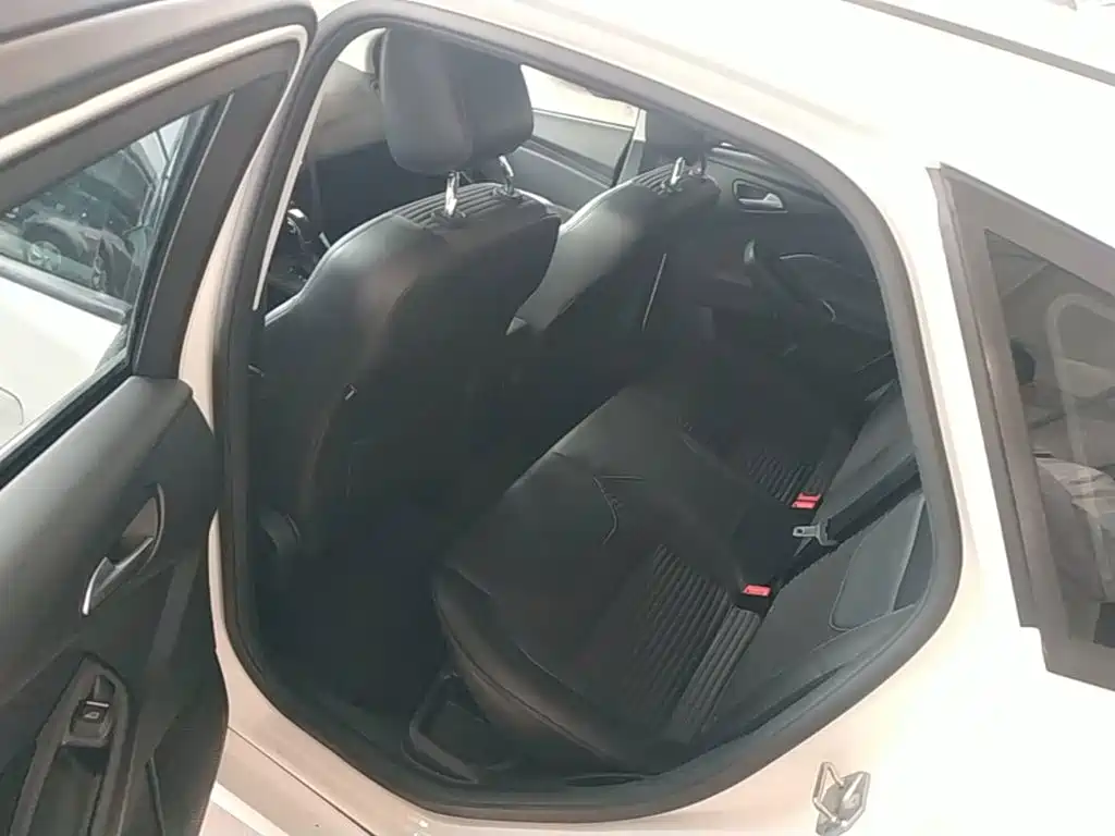 Ford Focus — миниатюра 17