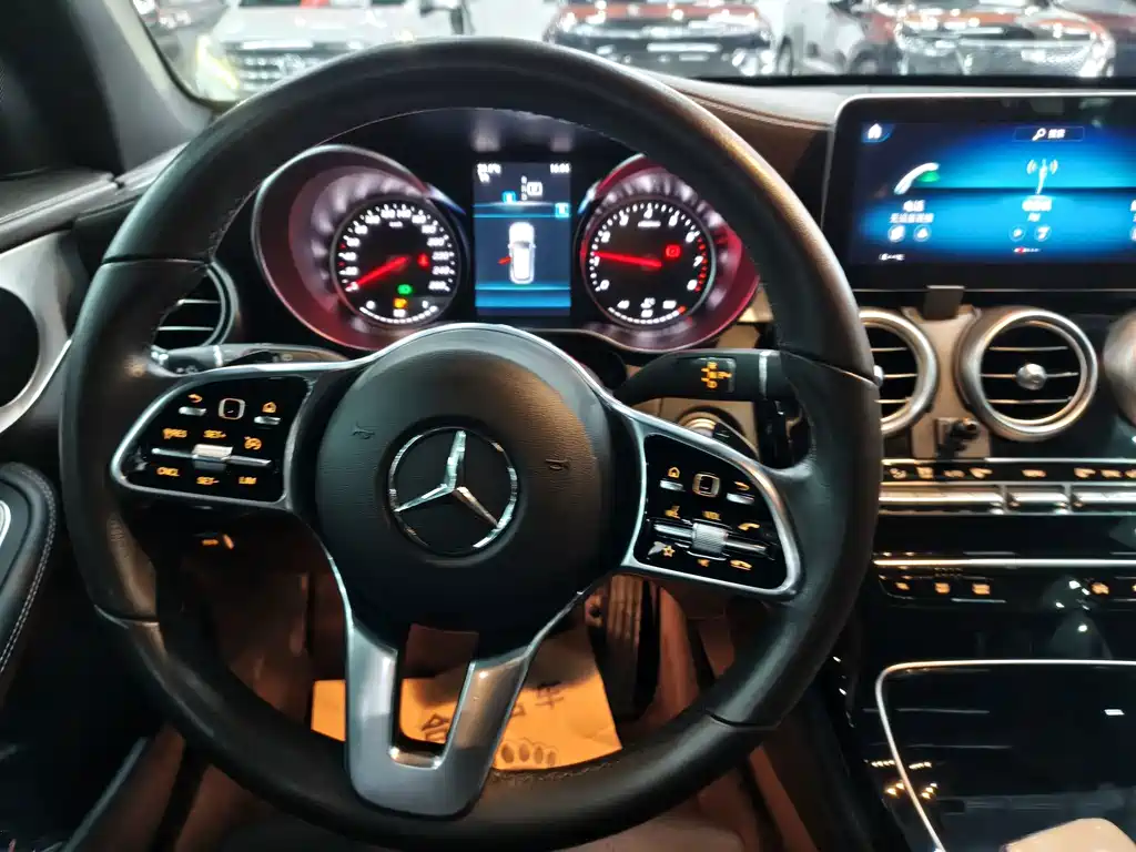 Mercedes-Benz GLC — миниатюра 12