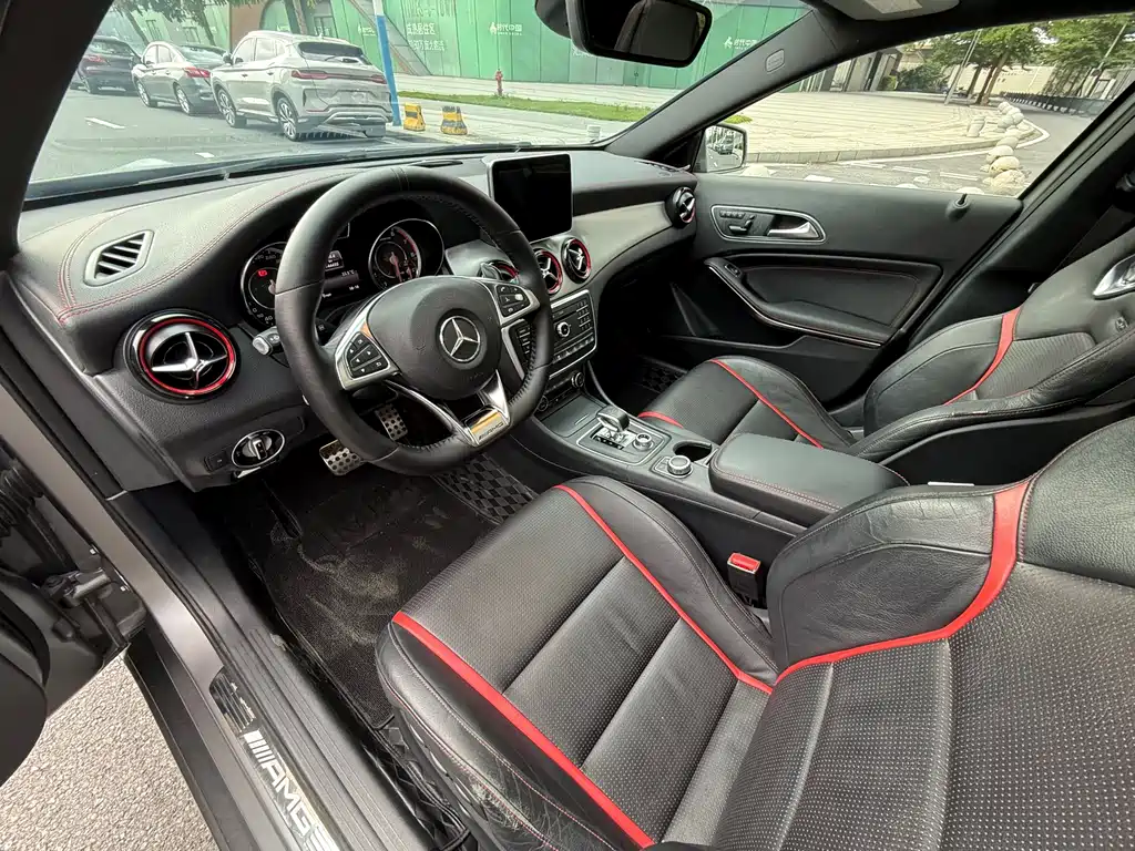 Mercedes-Benz GLA AMG — миниатюра 10