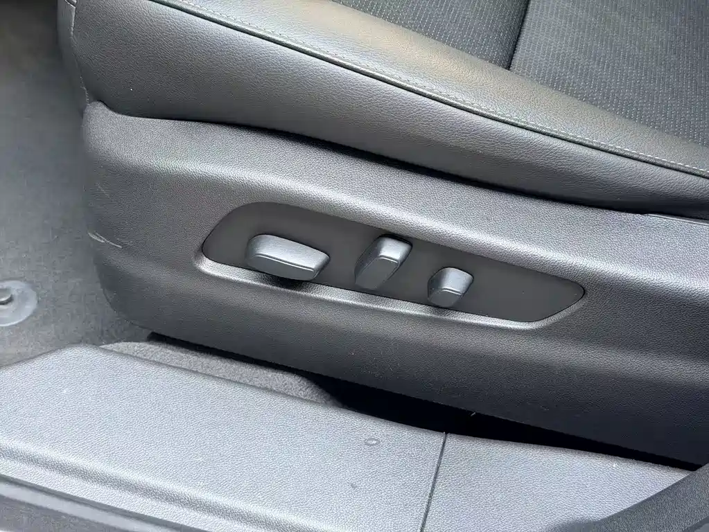 Cadillac XT4 — миниатюра 15