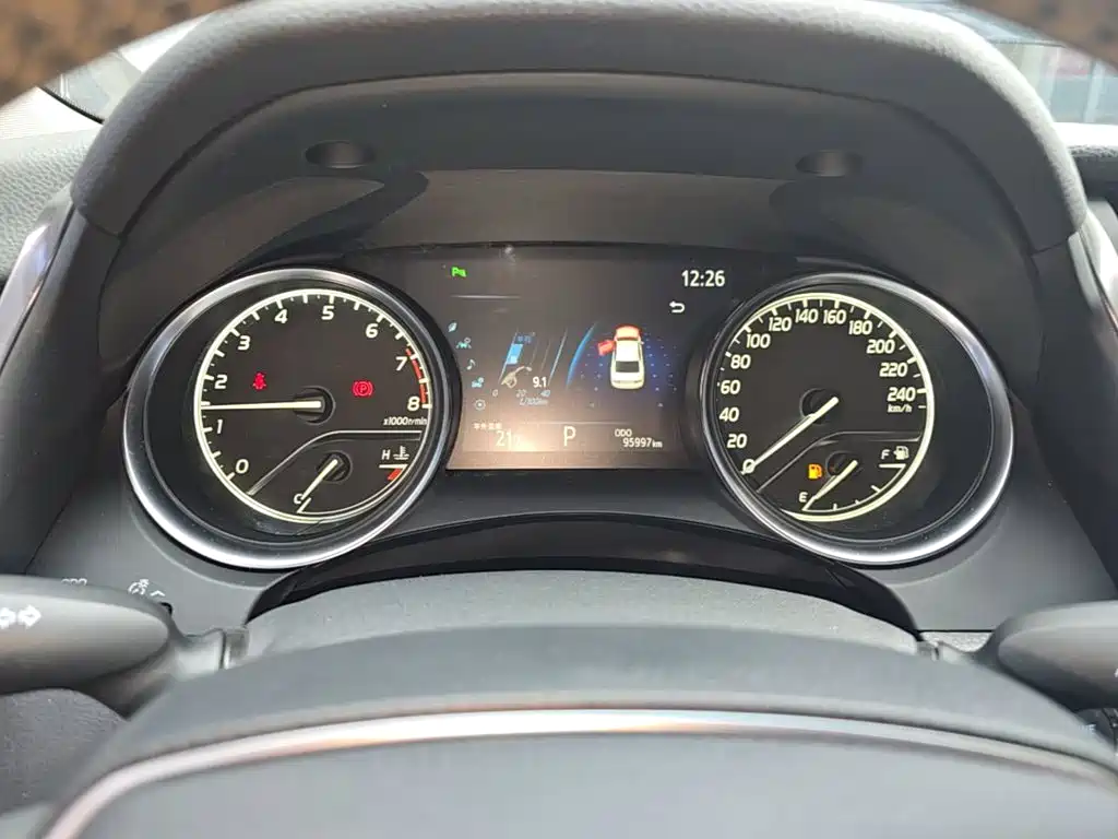 Toyota Camry — миниатюра 12