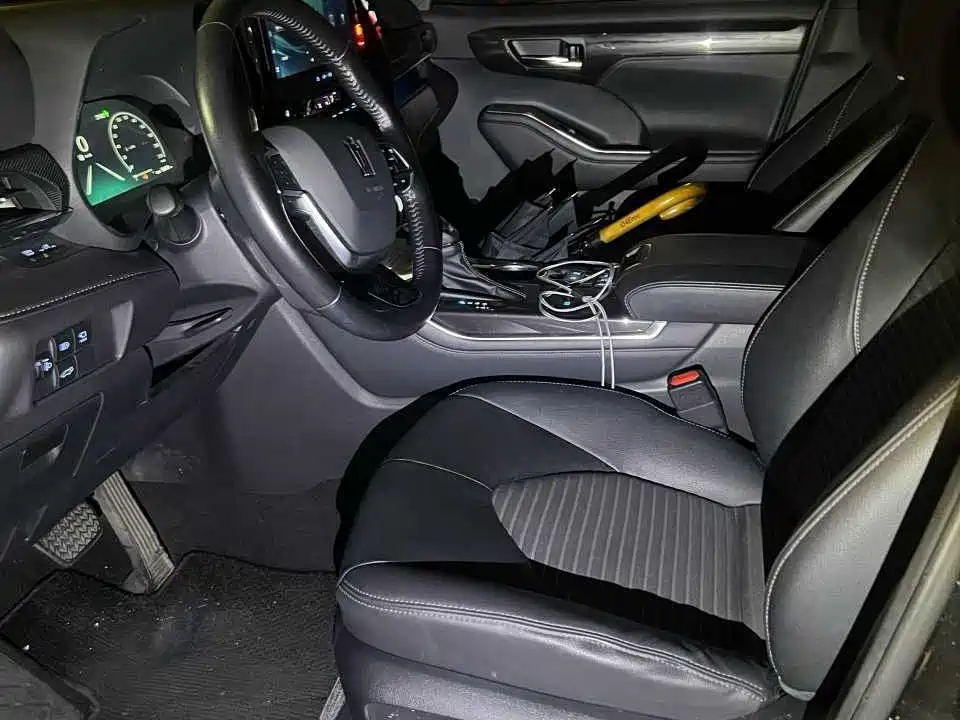 Toyota Crown Kluger — миниатюра 4