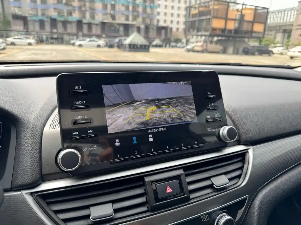 Honda Accord — миниатюра 23