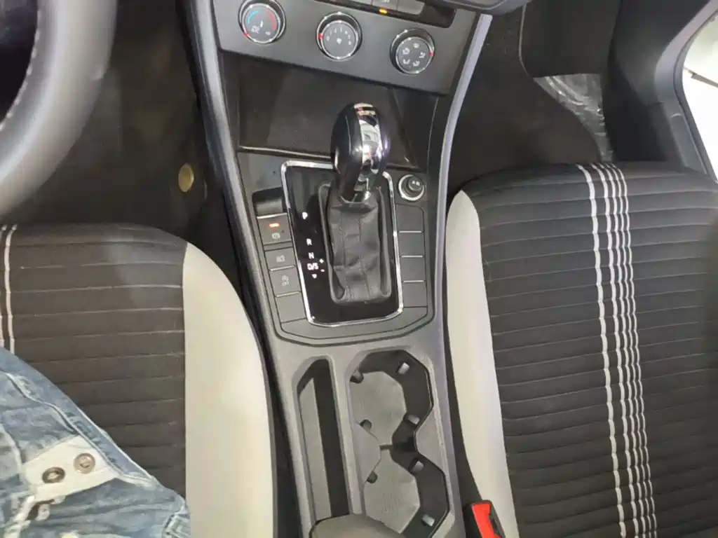 Volkswagen Bora — миниатюра 14