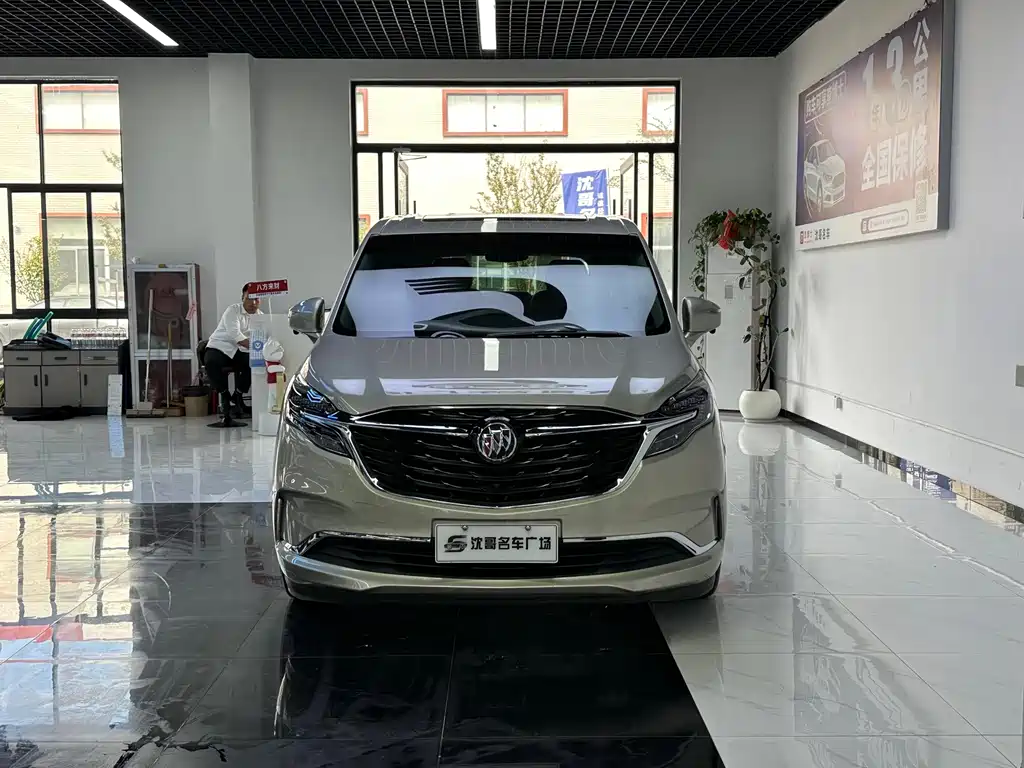 Buick GL8 — миниатюра 2
