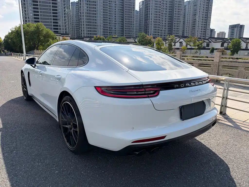 Porsche Panamera — миниатюра 16