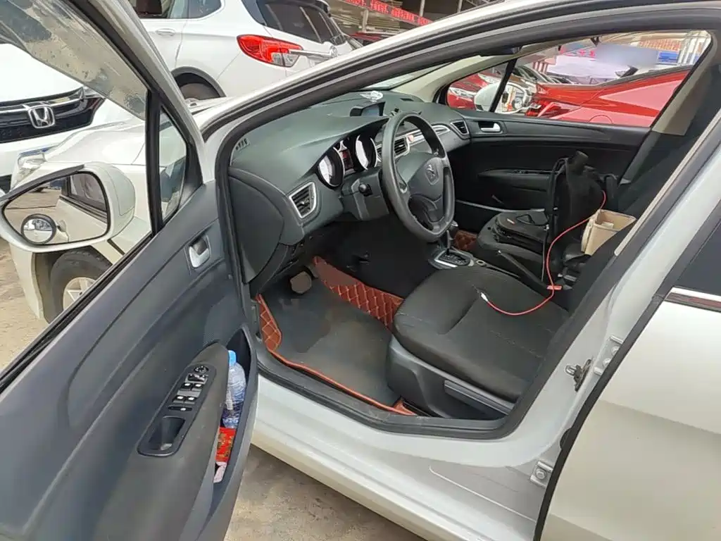 Peugeot 308 — миниатюра 16