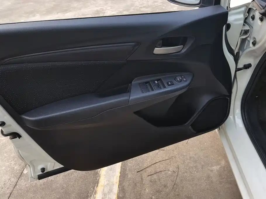 Honda Fit — миниатюра 7