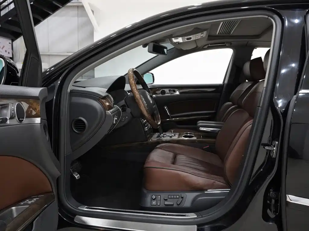 Volkswagen Phaeton — миниатюра 7