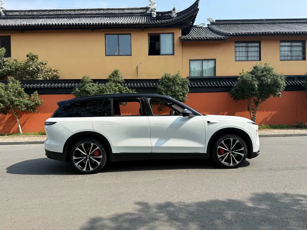 NIO ES8 — миниатюра 4