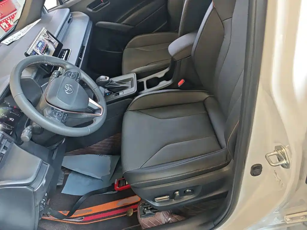 Toyota Corolla Cross — миниатюра 15