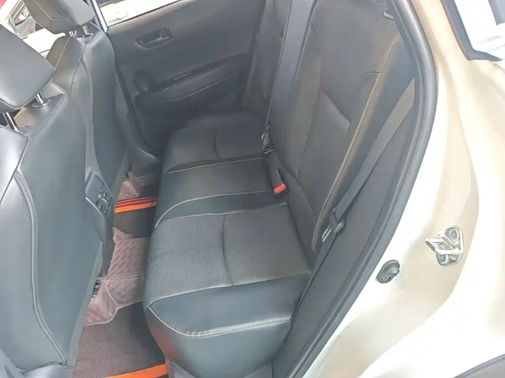 Toyota Corolla Cross — миниатюра 17