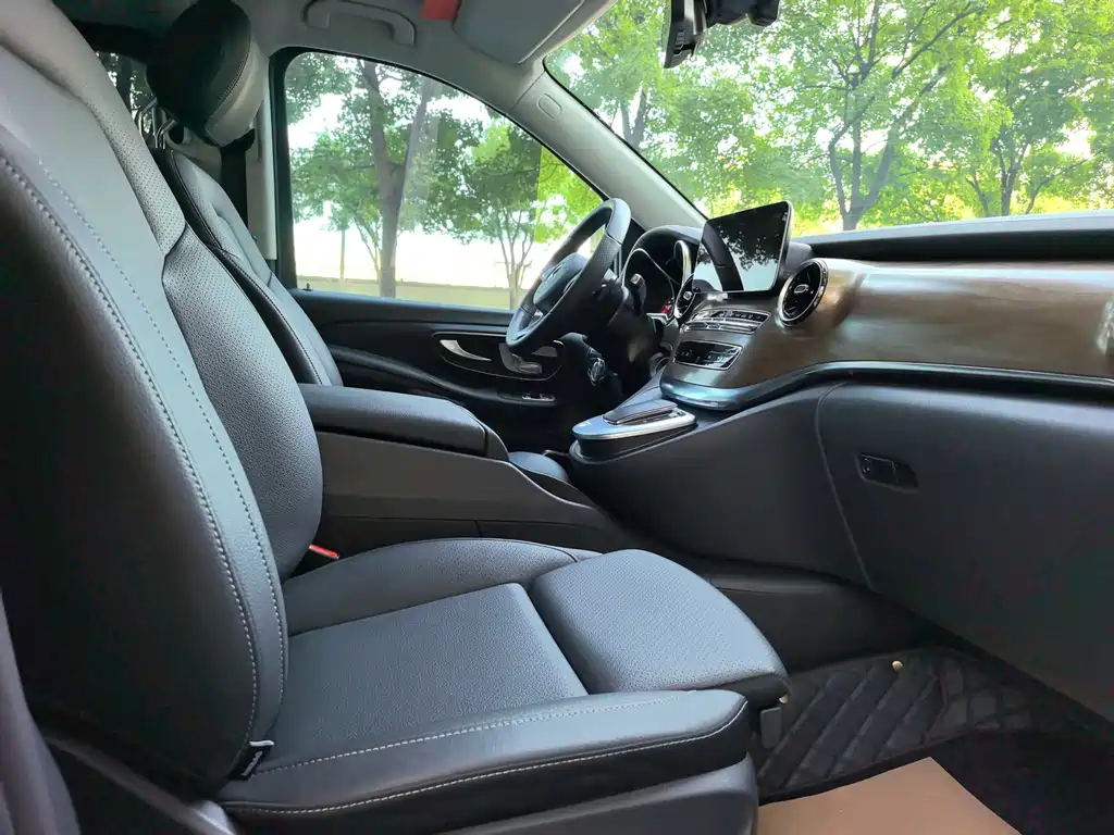Mercedes-Benz V-Class — миниатюра 19