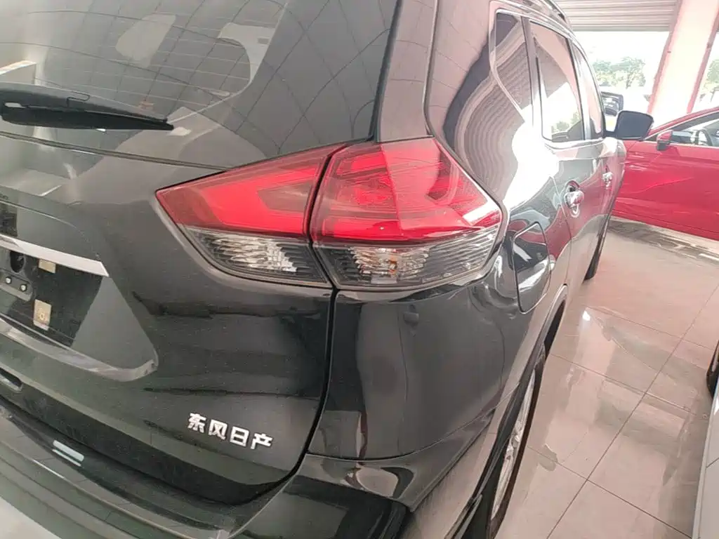 Nissan X-Trail — миниатюра 8