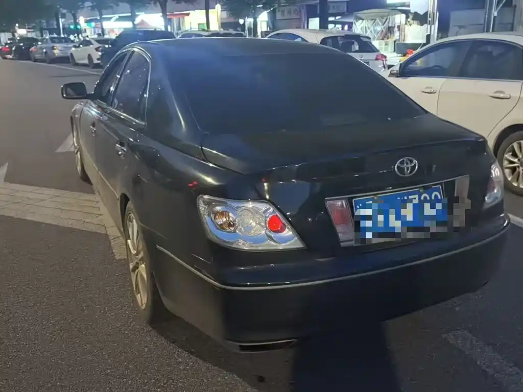 Toyota Reiz — миниатюра 4