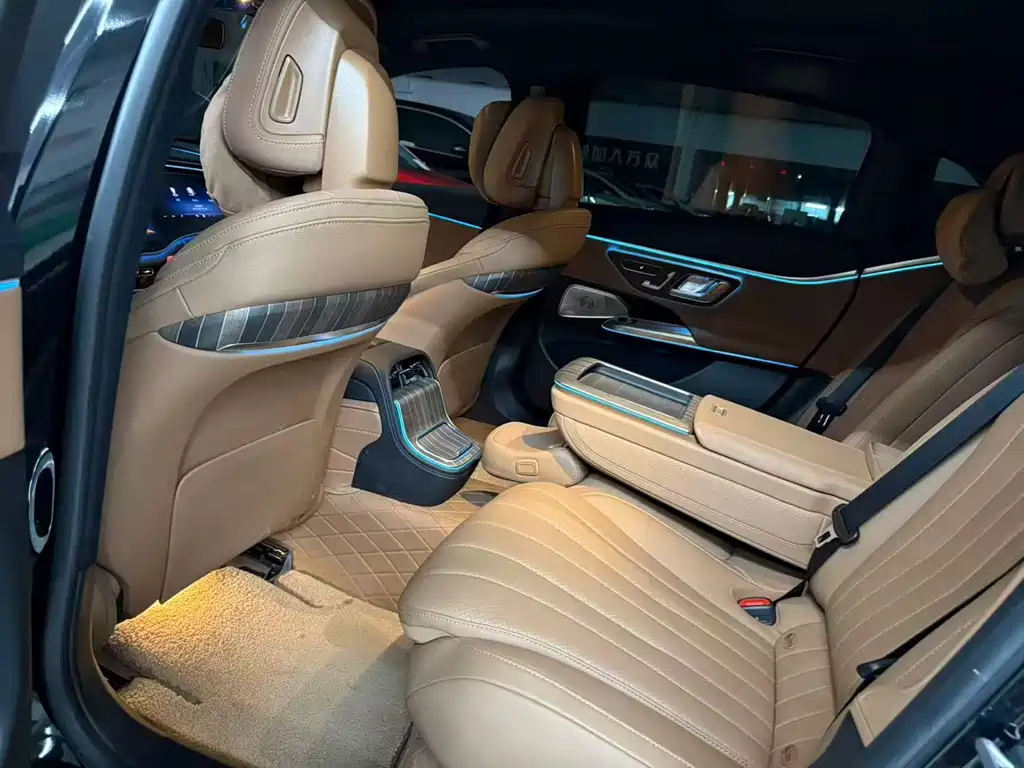 Mercedes-Benz E-Class — миниатюра 6