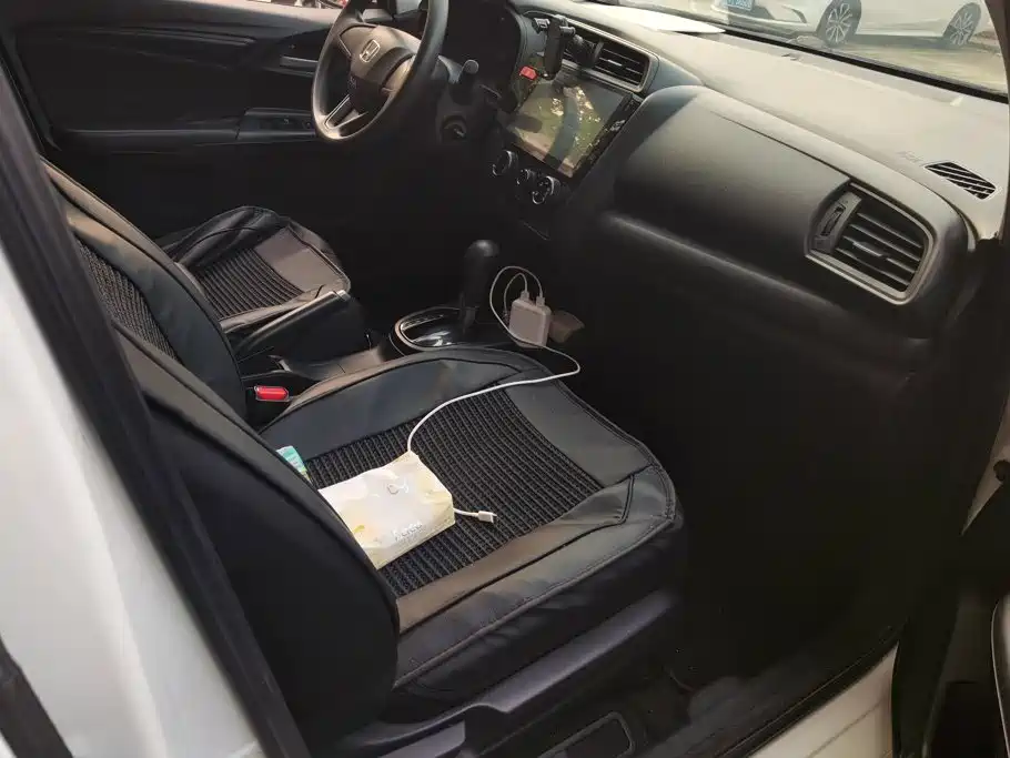 Honda Fit — миниатюра 8