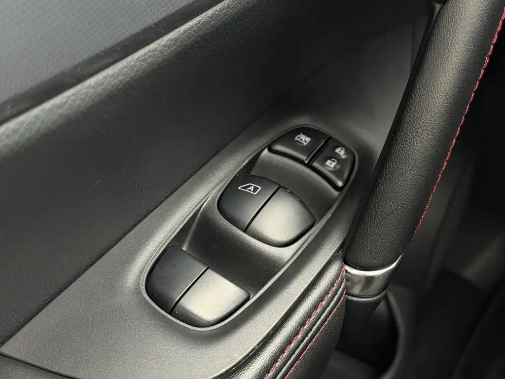 Nissan Qashqai — миниатюра 14
