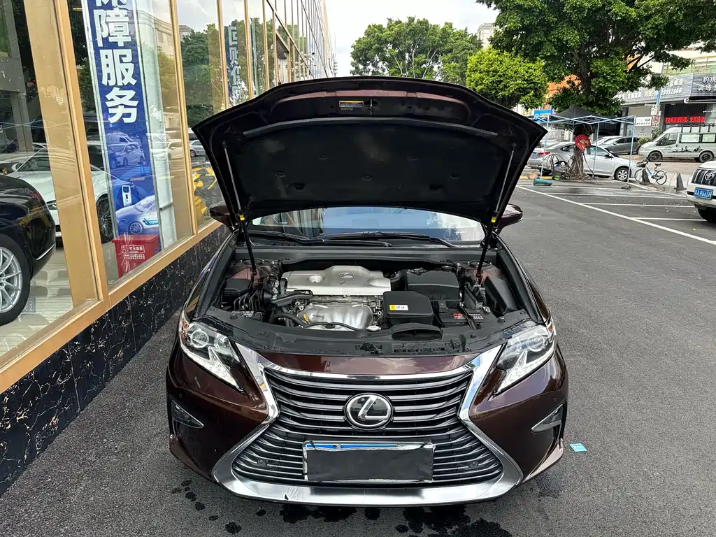 Lexus ES — миниатюра 18