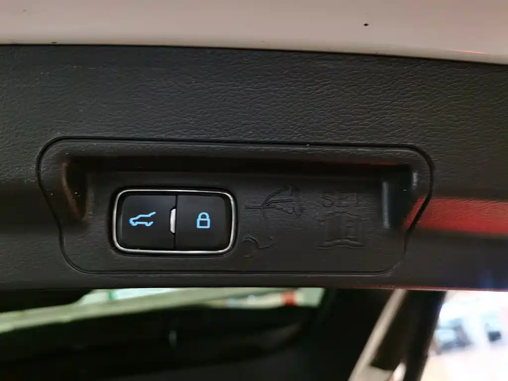 Ford Explorer — миниатюра 14