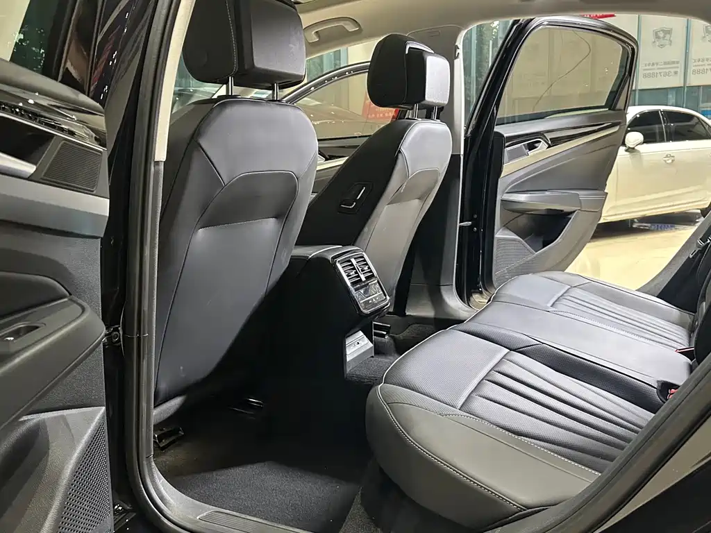 Volkswagen Passat — миниатюра 17