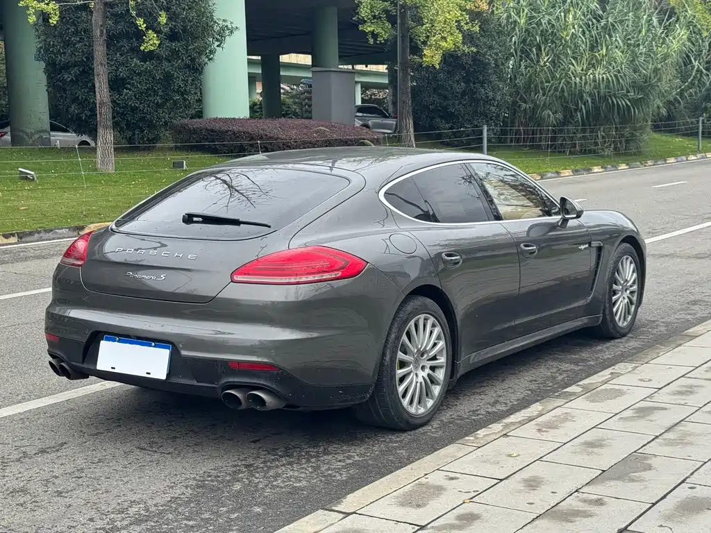 Porsche Panamera Hybrid — миниатюра 6