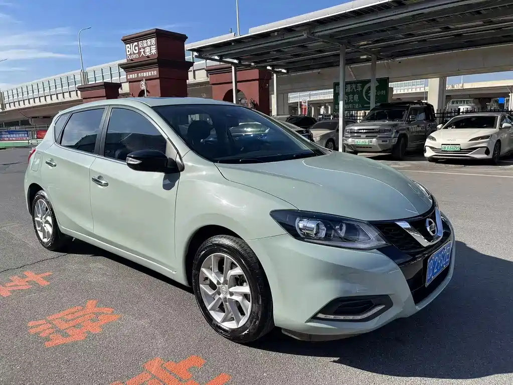 Nissan Tiida — миниатюра 3