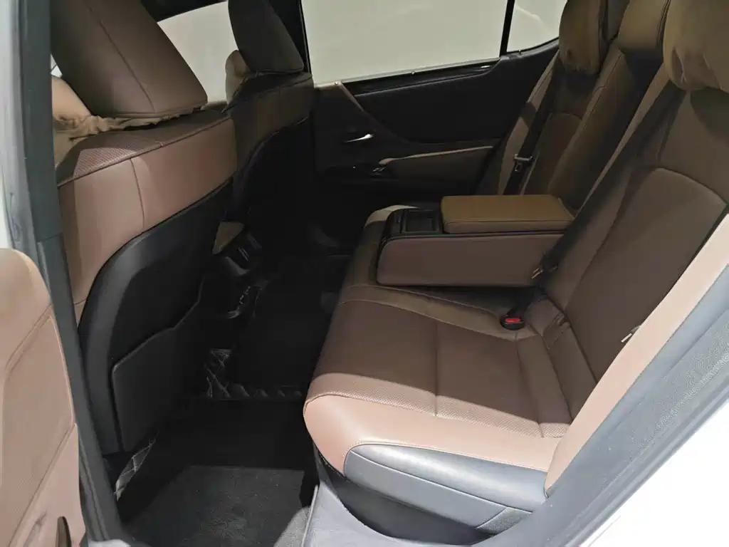 Lexus ES — миниатюра 7
