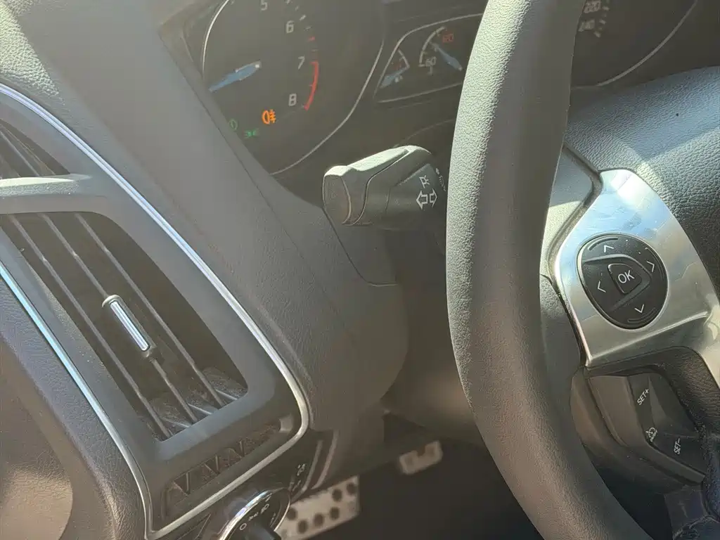 Ford Focus — миниатюра 11