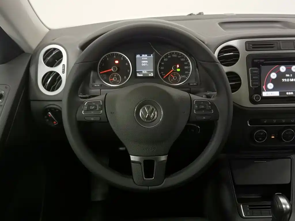 Volkswagen Tiguan — миниатюра 11