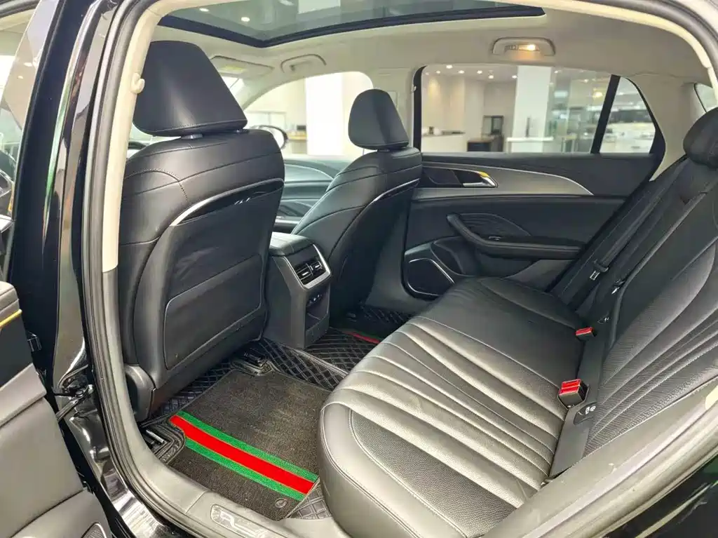 Hongqi Hongqi H5 — миниатюра 6