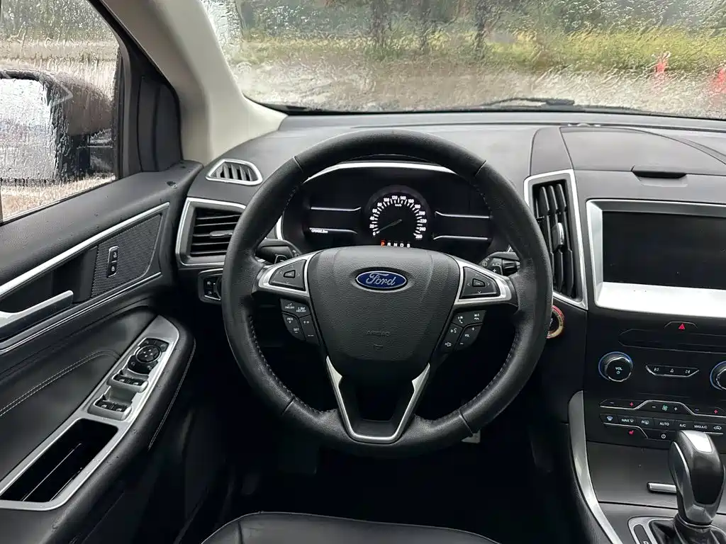 Ford Edge — миниатюра 19