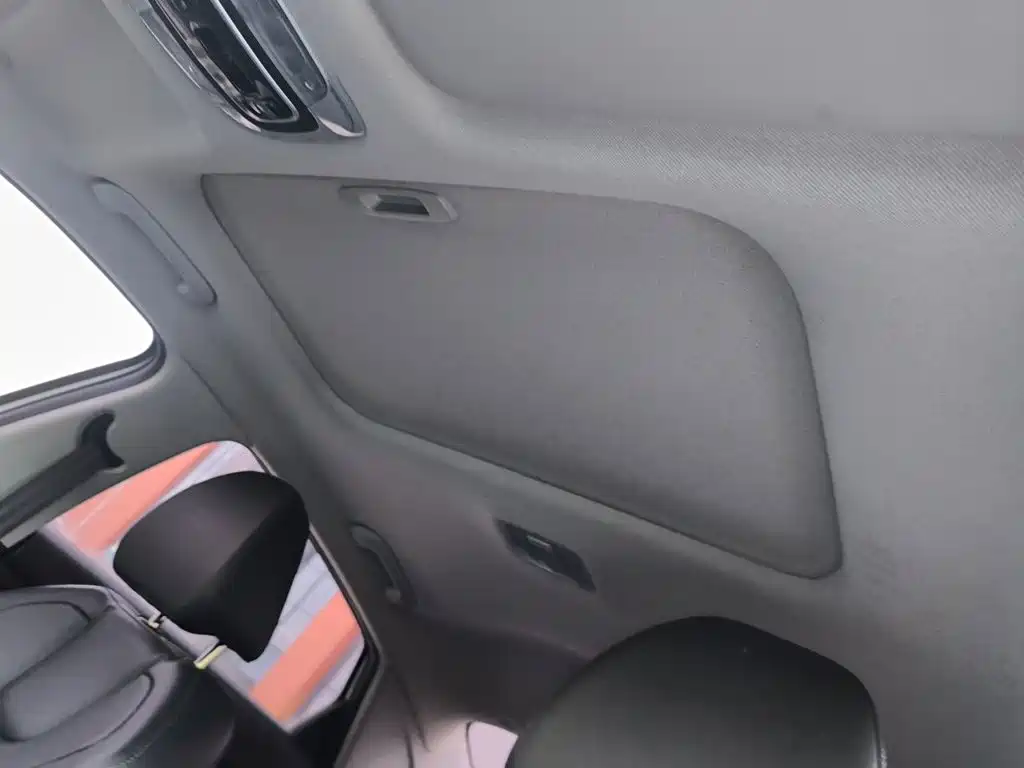 Hyundai Elantra — миниатюра 19