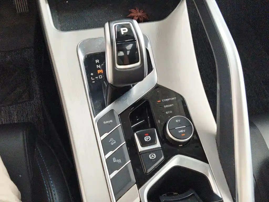 Geely Binyue NEV — миниатюра 15