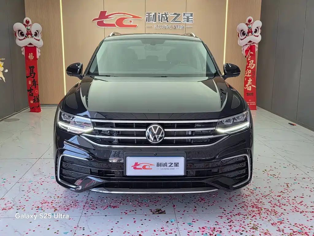 Volkswagen Tiguan L — миниатюра 2