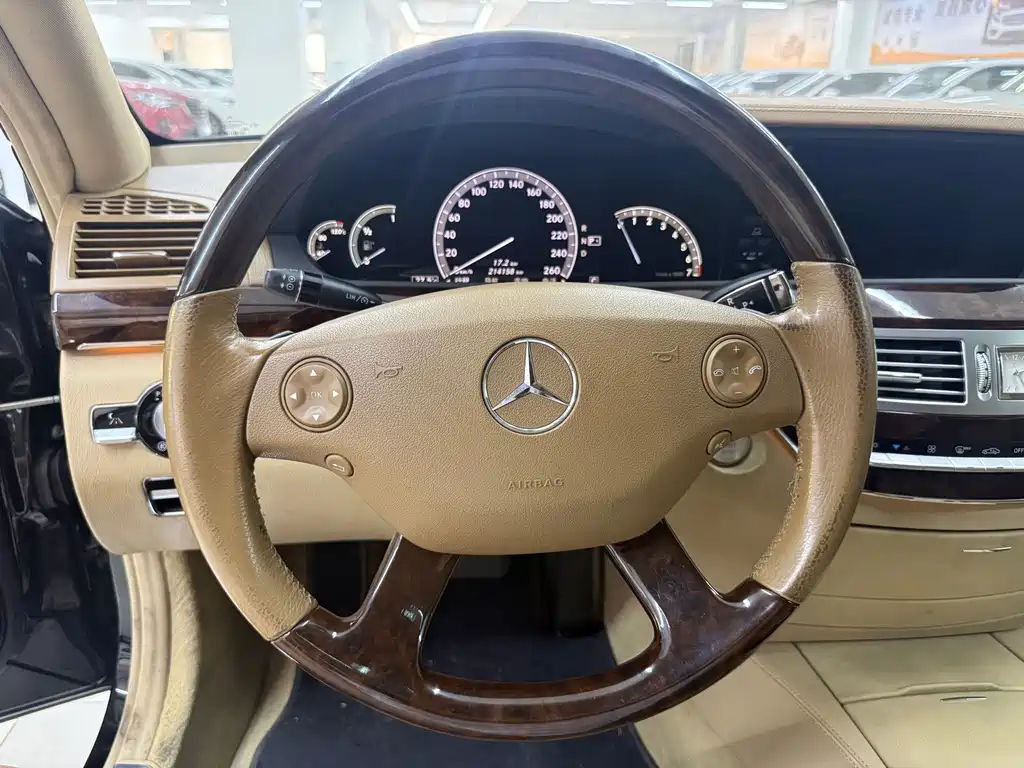 Mercedes-Benz S-Class — миниатюра 13